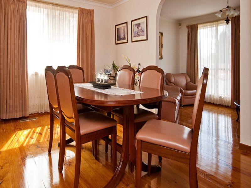 8 Glenelg Court, Rowville VIC 3178