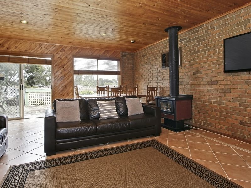 30 Mantung Crescent, Rowville VIC 3178