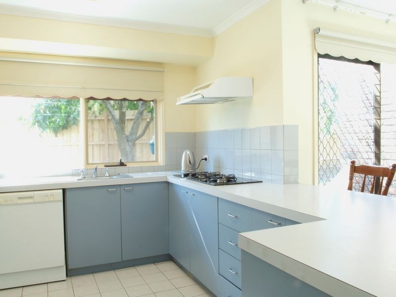 6 Bellfield Drive, Lysterfield VIC 3156