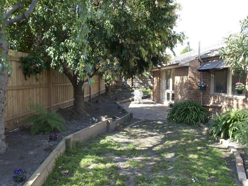 6 Bellfield Drive, Lysterfield VIC 3156