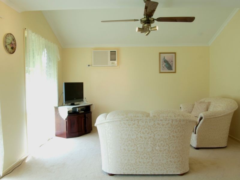 6 Bellfield Drive, Lysterfield VIC 3156