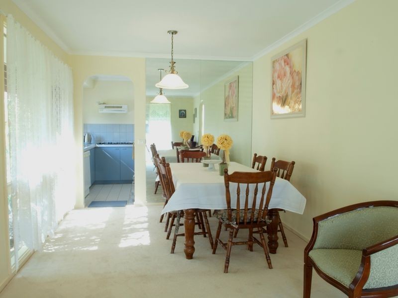 6 Bellfield Drive, Lysterfield VIC 3156