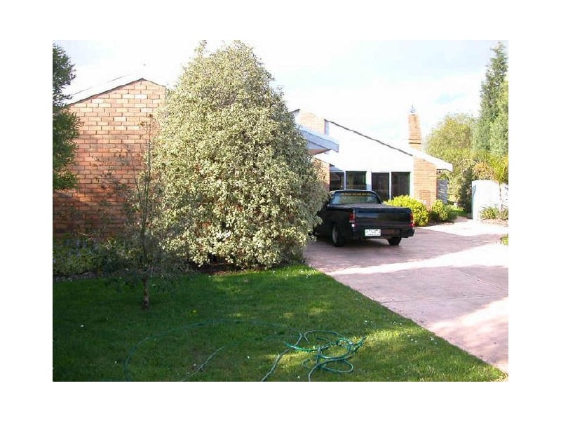 21 St John Place, Rowville VIC 3178