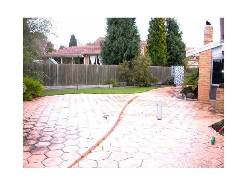 21 St John Place, Rowville VIC 3178