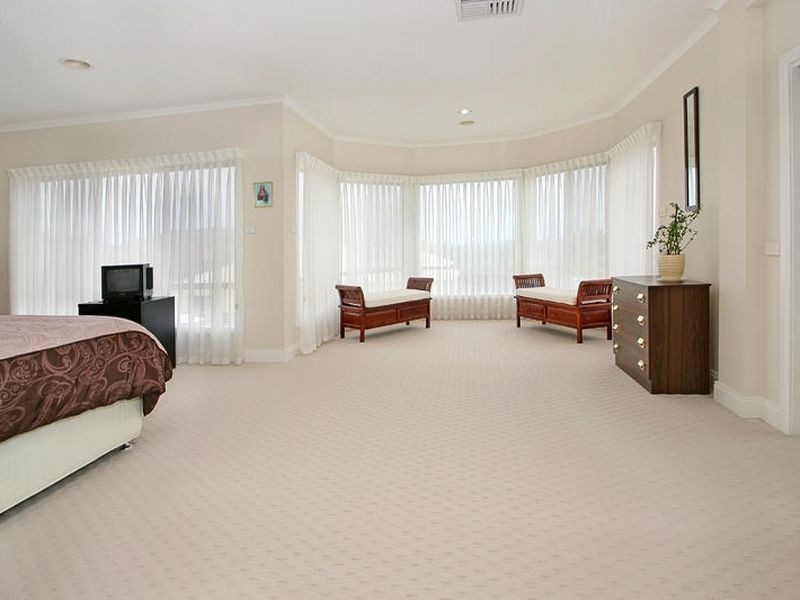 64 Langhorne Crescent, Rowville VIC 3178