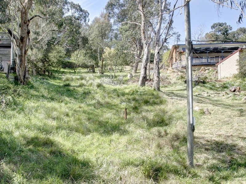 8 Jones Avenue, Upper Ferntree Gully VIC 3156