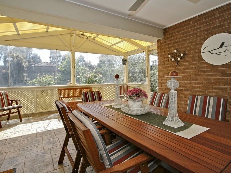 28 Paringa Drive, Ferntree Gully VIC 3156