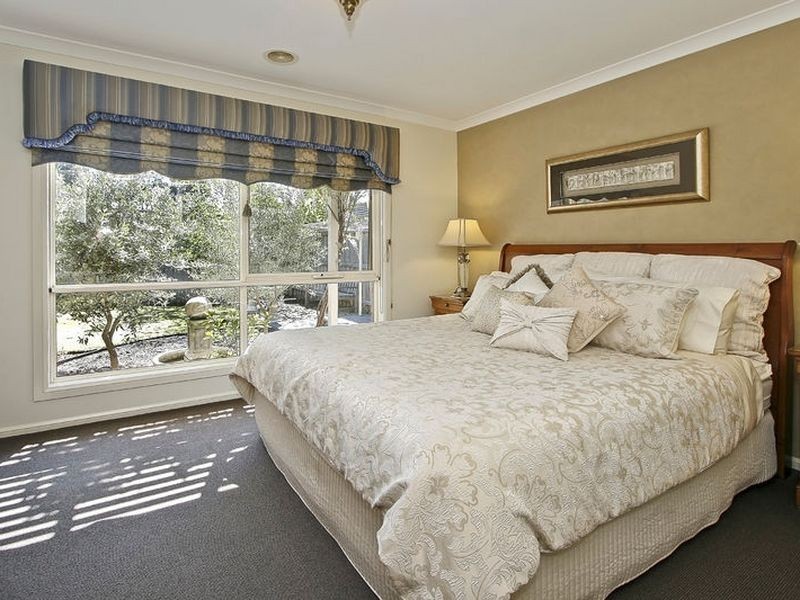 28 Paringa Drive, Ferntree Gully VIC 3156