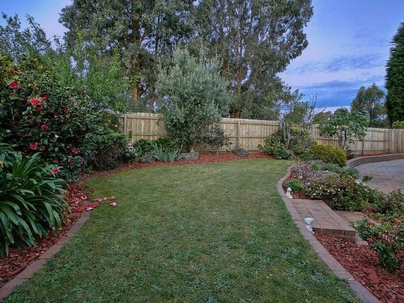 1 Ling Drive, Rowville VIC 3178