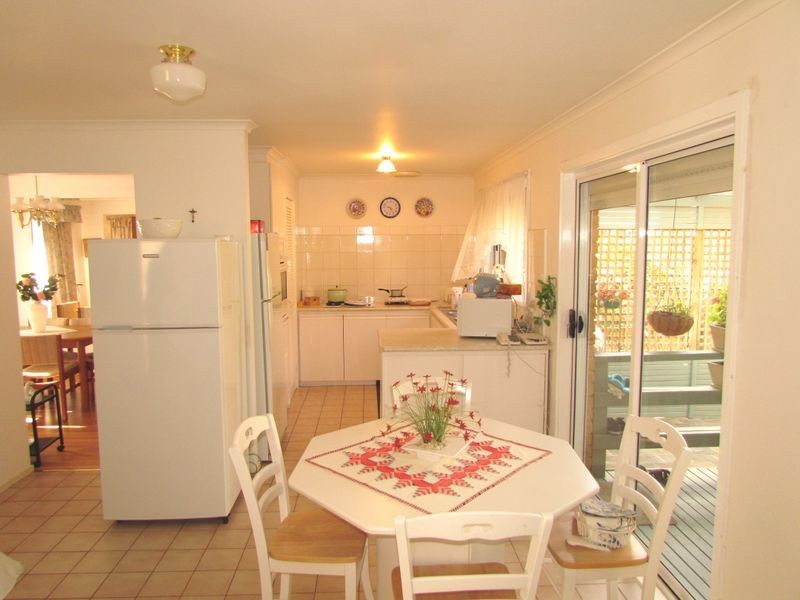 6 Karoo Road, Rowville VIC 3178