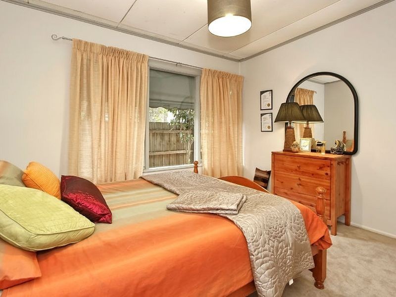 24 Philip Road, Knoxfield VIC 3180