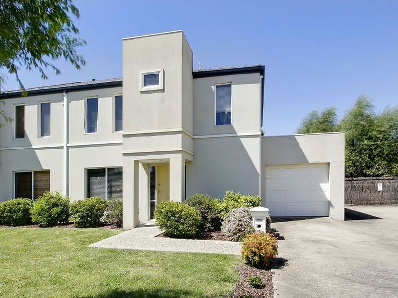 117 Sovereign Manors Crescent, Rowville VIC 3178