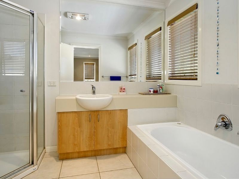 117 Sovereign Manors Crescent, Rowville VIC 3178