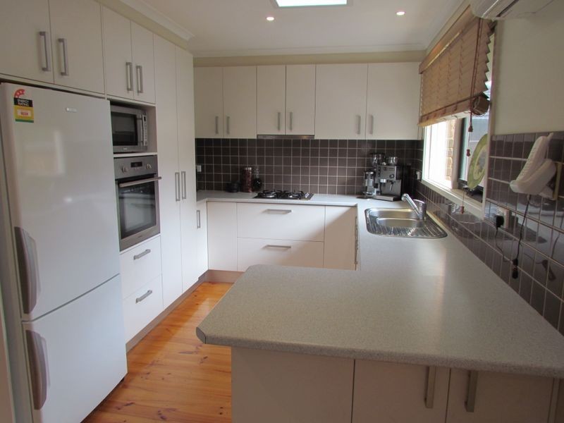 1/4 Burchall Crescent, Rowville VIC 3178