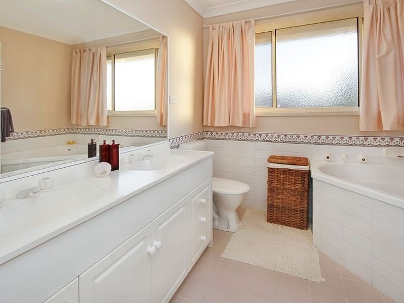 20 Appleberry Close, Knoxfield VIC 3180