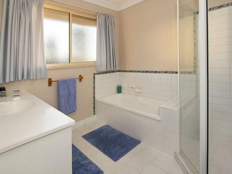 20 Appleberry Close, Knoxfield VIC 3180