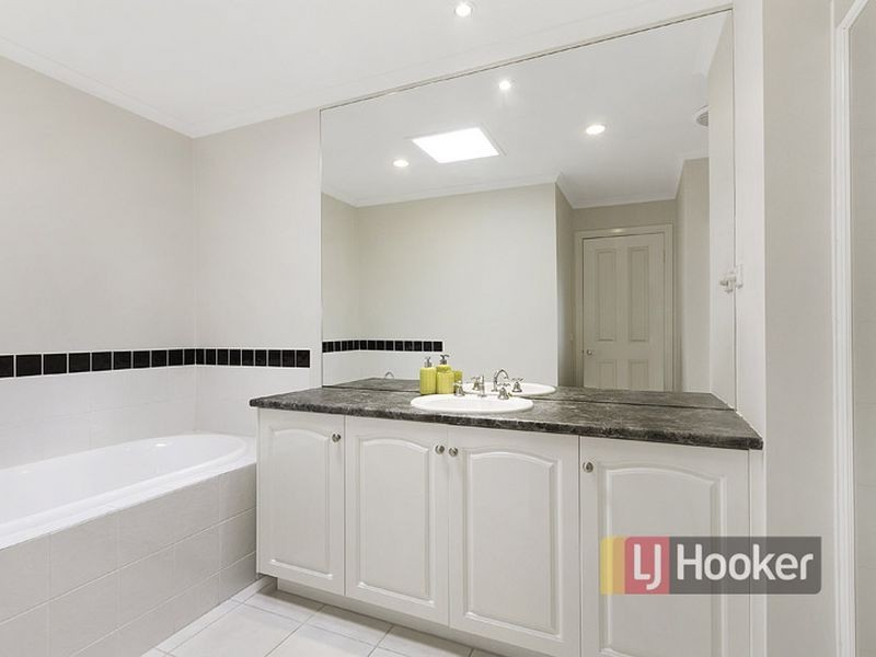 1 Grosvenor Road, Rowville VIC 3178