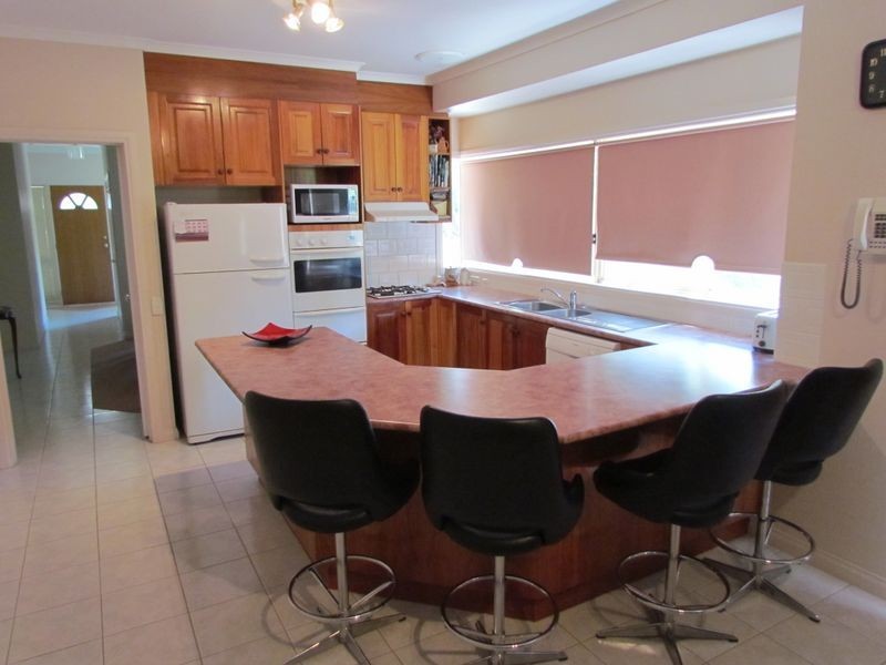 18 Erie Avenue, Rowville VIC 3178