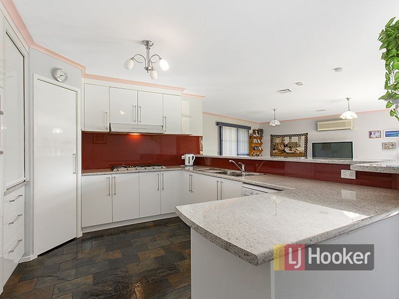 82 Lakeview Avenue, Rowville VIC 3178