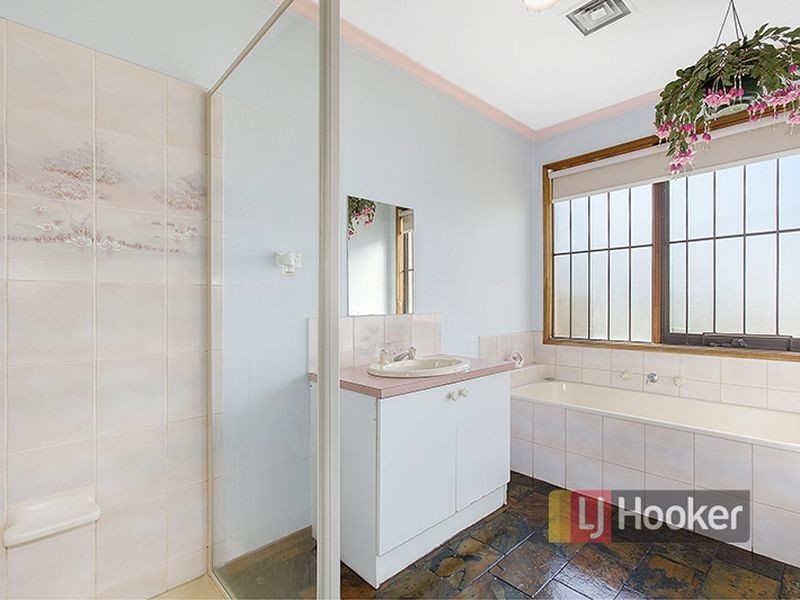 82 Lakeview Avenue, Rowville VIC 3178