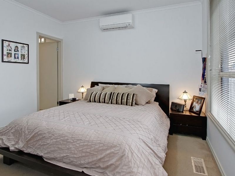 2/7 Deschamp Crescent, Rowville VIC 3178