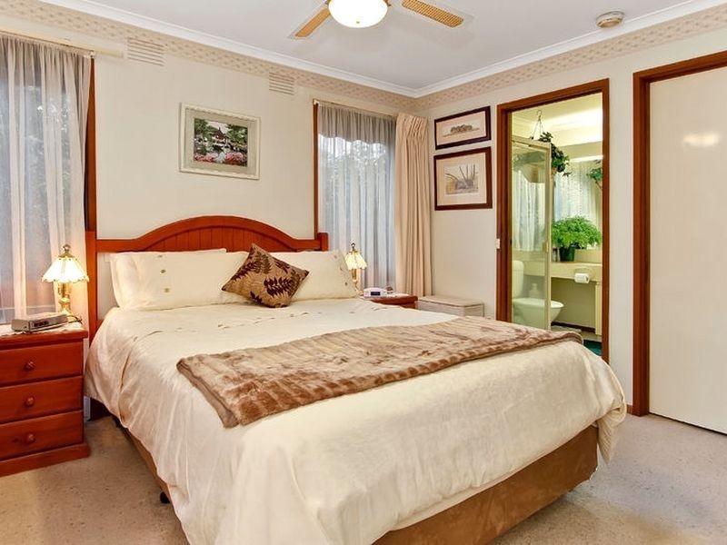 62 Wallace Road, Wantirna South VIC 3152