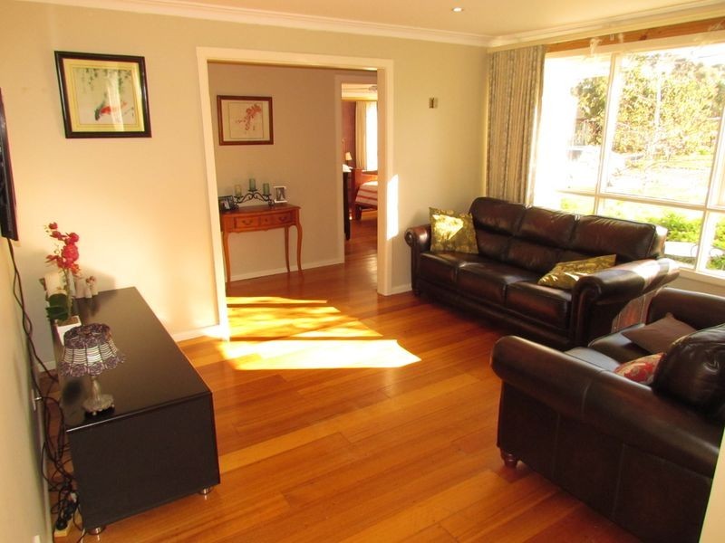 1 Laura Road, Knoxfield VIC 3180