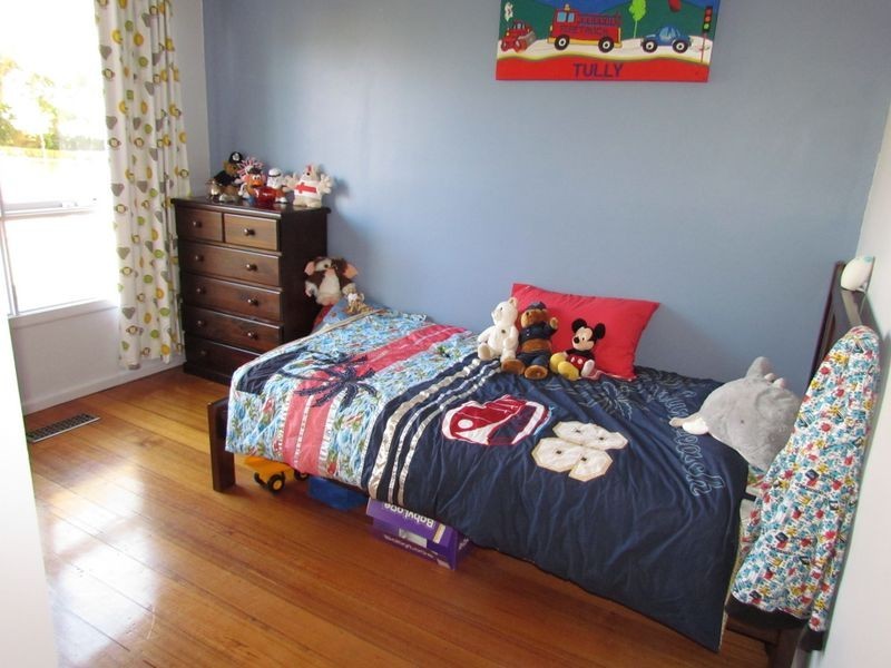 1 Laura Road, Knoxfield VIC 3180