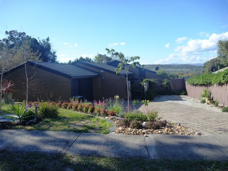 4 Chalcot Drive, Endeavour Hills VIC 3802