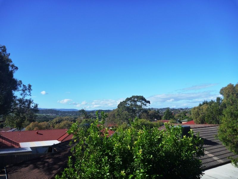 4 Chalcot Drive, Endeavour Hills VIC 3802