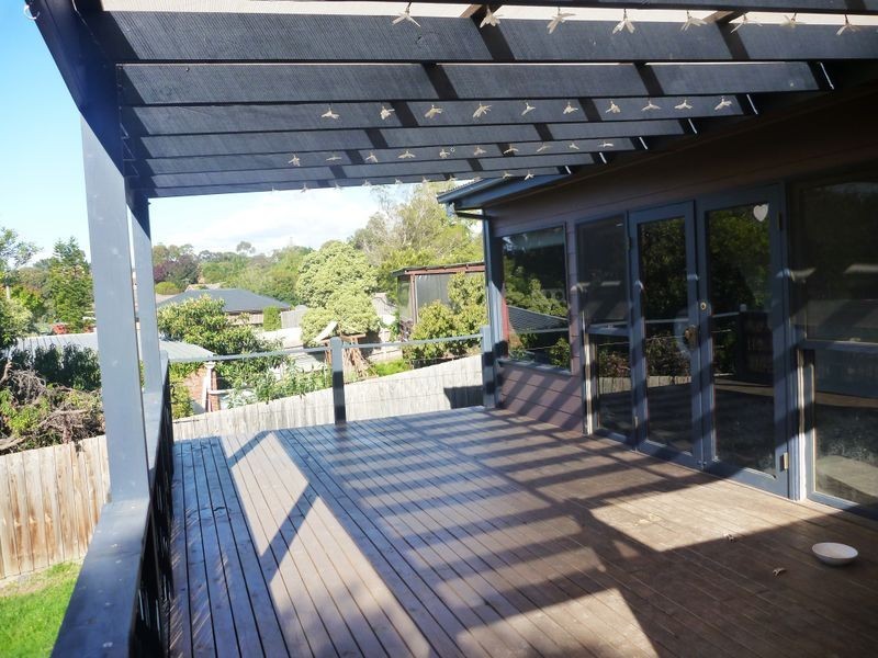 4 Chalcot Drive, Endeavour Hills VIC 3802