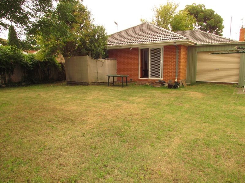 6 Narong Crescent, Knoxfield VIC 3180