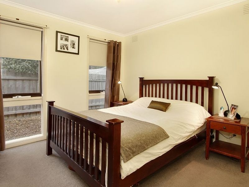 8 Blaxland Drive, Rowville VIC 3178