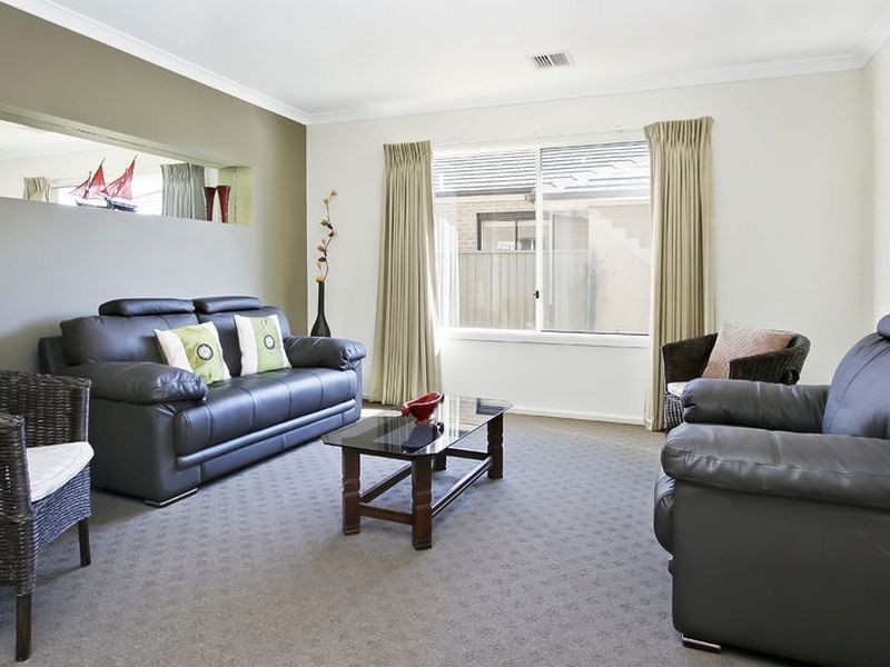 4 Prosperity Avenue, Cranbourne North VIC 3977