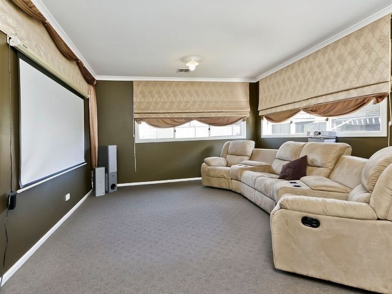 4 Prosperity Avenue, Cranbourne North VIC 3977