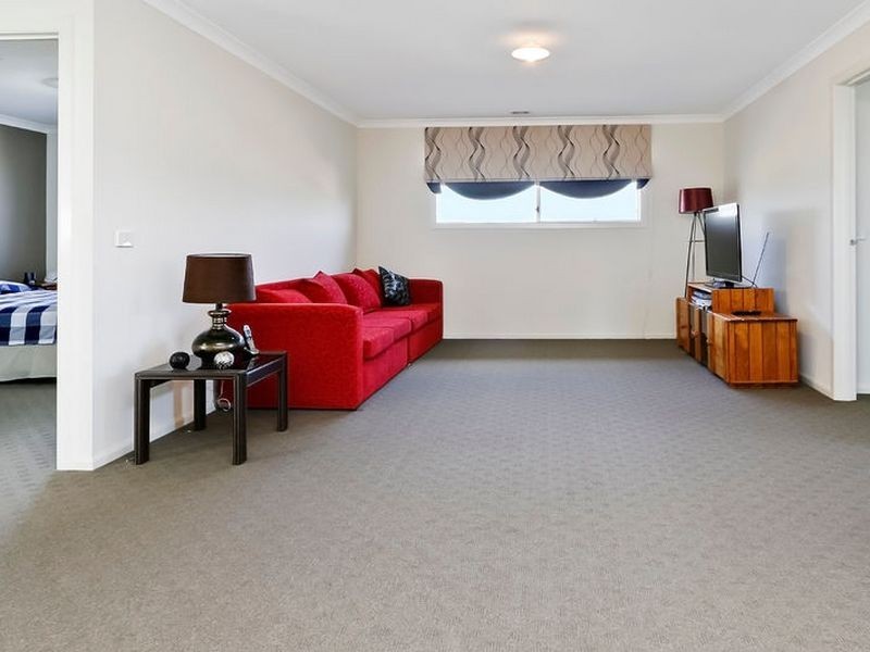 4 Prosperity Avenue, Cranbourne North VIC 3977