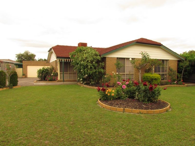 4 Sheraton Crescent, Ferntree Gully VIC 3156