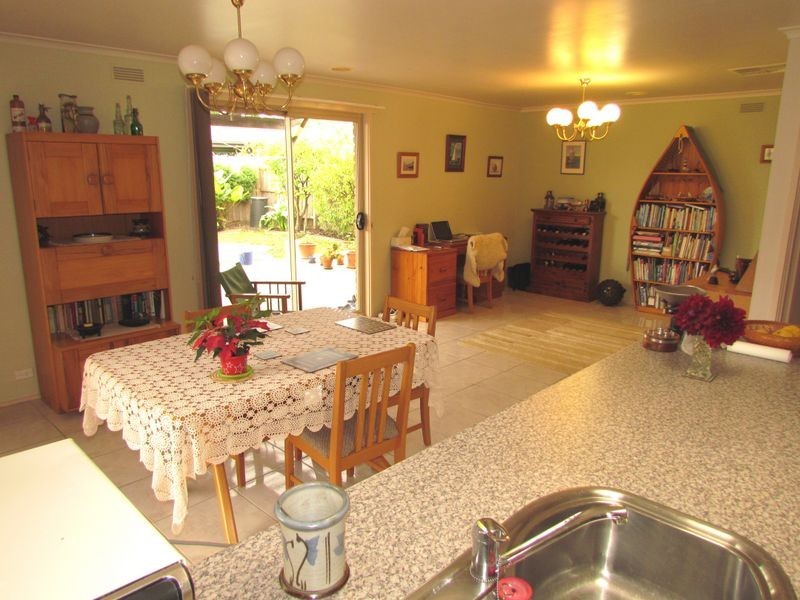 4 Sheraton Crescent, Ferntree Gully VIC 3156