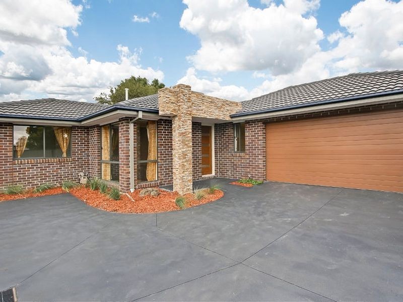 2/3 Fourth Avenue, Rowville VIC 3178