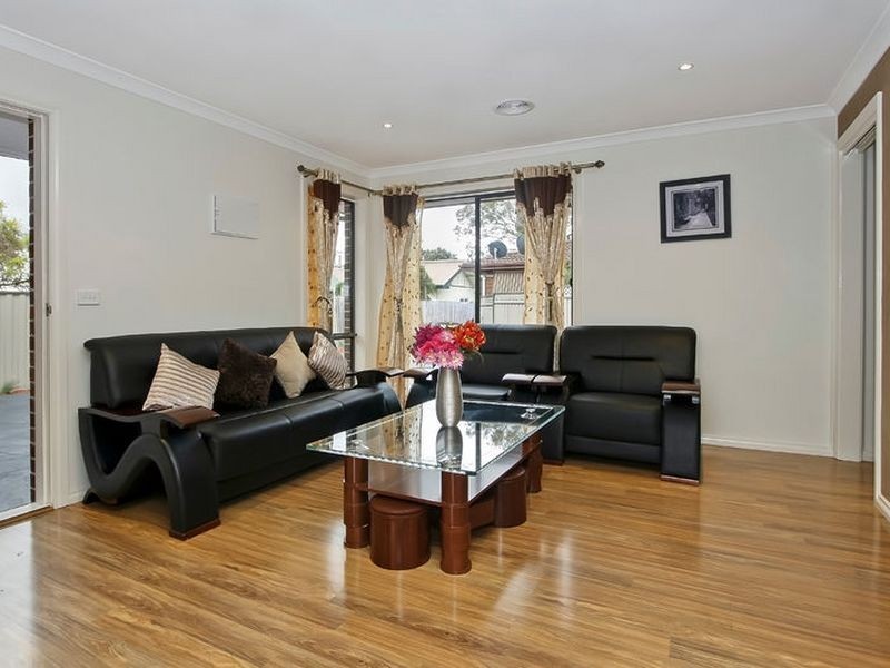 2/3 Fourth Avenue, Rowville VIC 3178