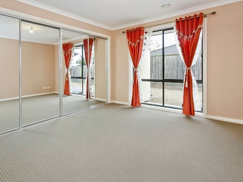 2/3 Fourth Avenue, Rowville VIC 3178