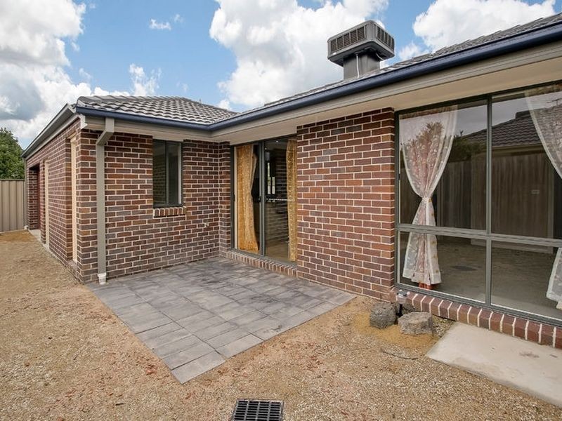 2/3 Fourth Avenue, Rowville VIC 3178