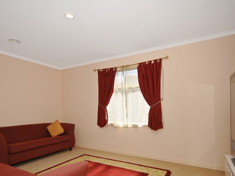 2 Subzero Close, Rowville VIC 3178
