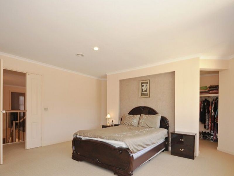 2 Subzero Close, Rowville VIC 3178