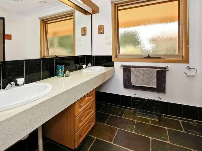 22 Palmerston Road, Lysterfield VIC 3156