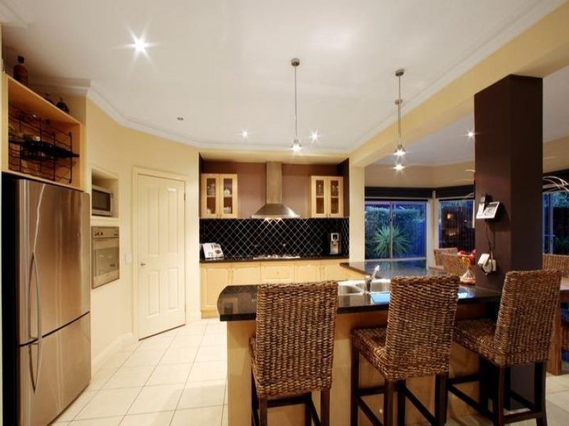 15 Lexington Close, Rowville VIC 3178