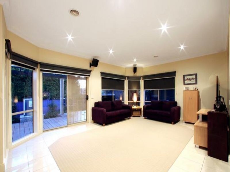 15 Lexington Close, Rowville VIC 3178