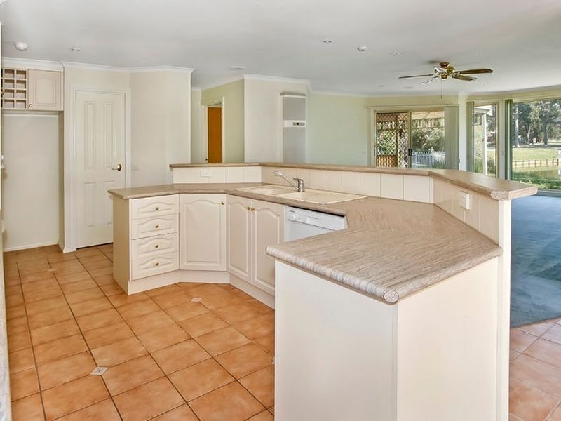 2 Cairn Curren Close, Rowville VIC 3178