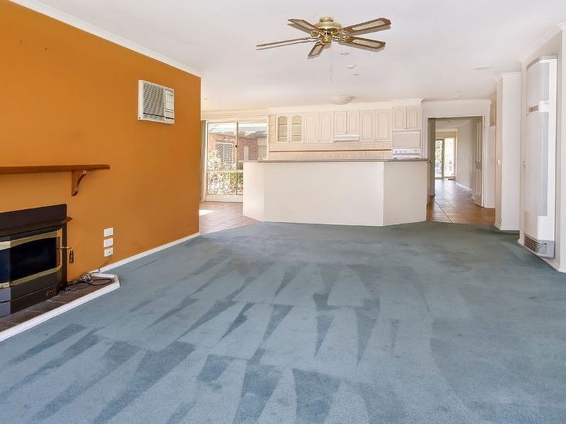 2 Cairn Curren Close, Rowville VIC 3178