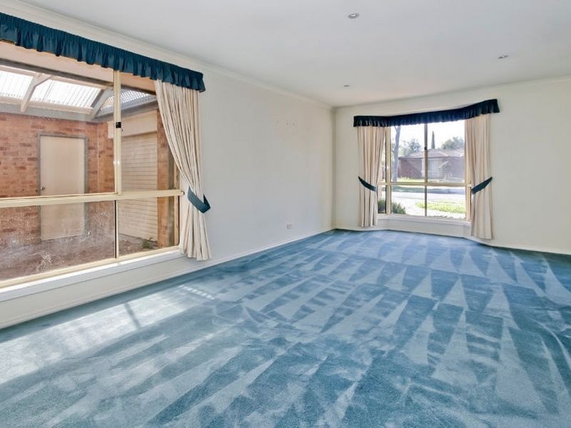 2 Cairn Curren Close, Rowville VIC 3178